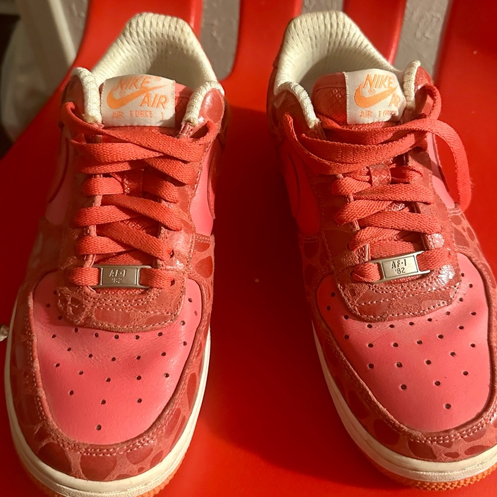 Nike women’s 8. Nike Air Force. Pink Red and Orange Sneakers
